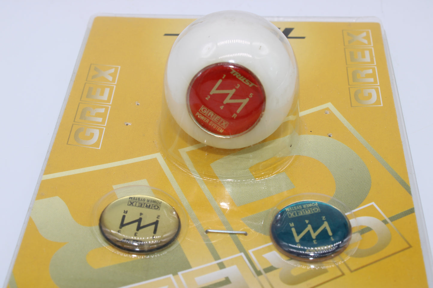 Trust white Delrin shift knob w/ medallions M10x1.5