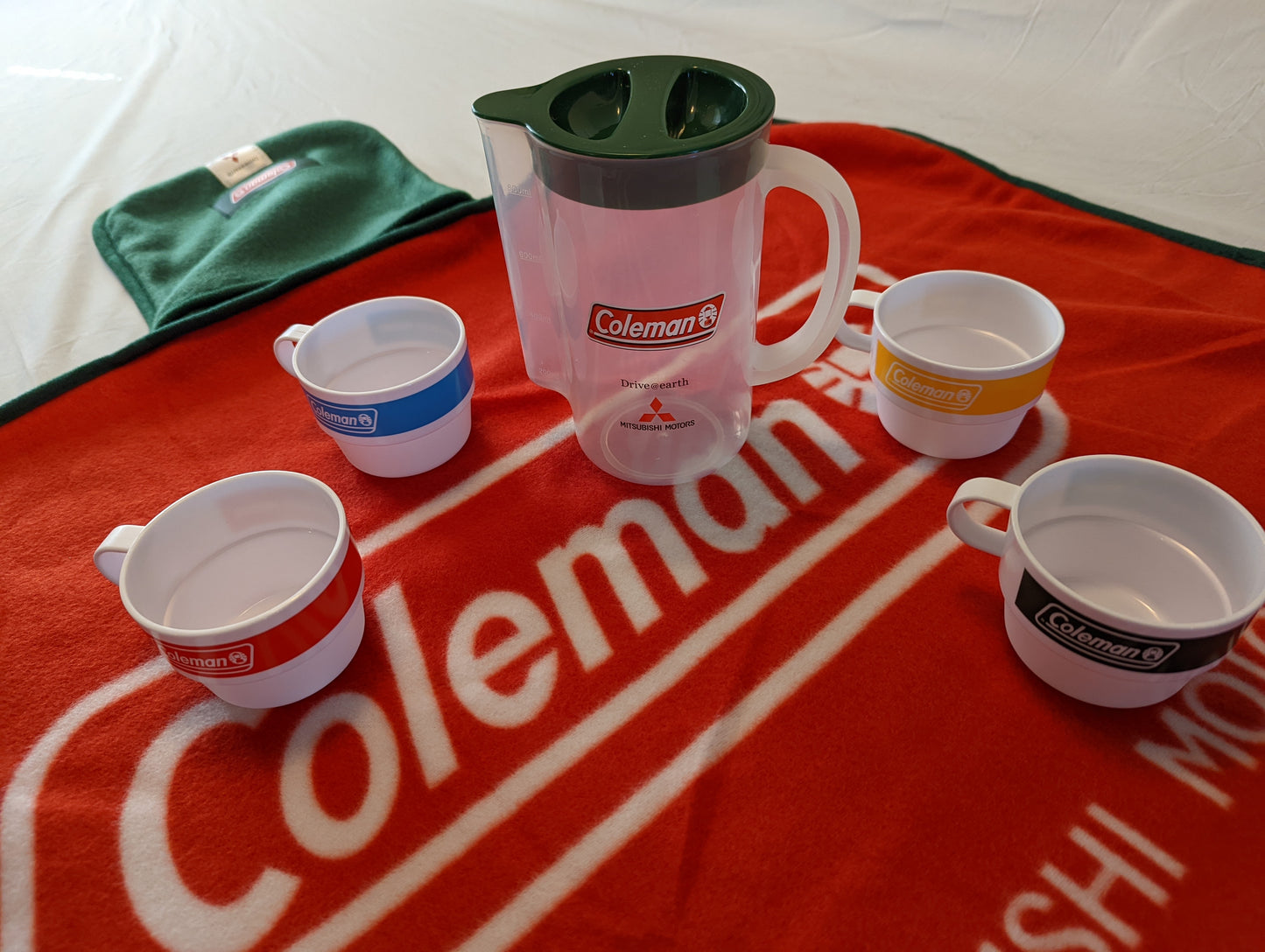 Mitsubishi x Coleman Picnic Set